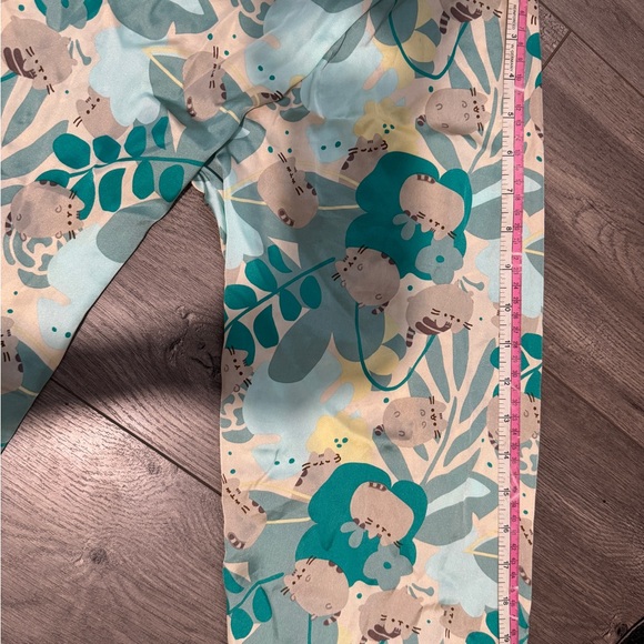 Floral Print Pusheen robe - Picture 4 of 6